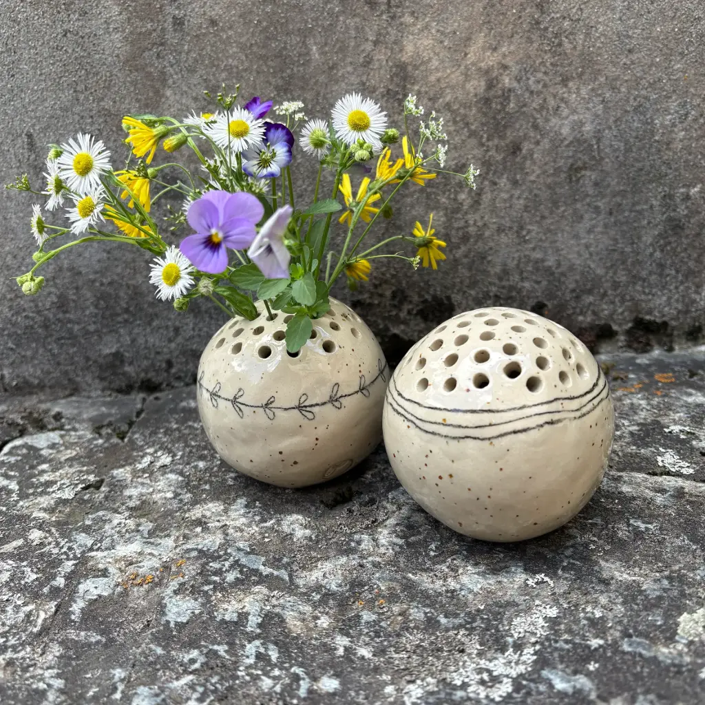 vaso  (righe, puntini, naturale lucido)